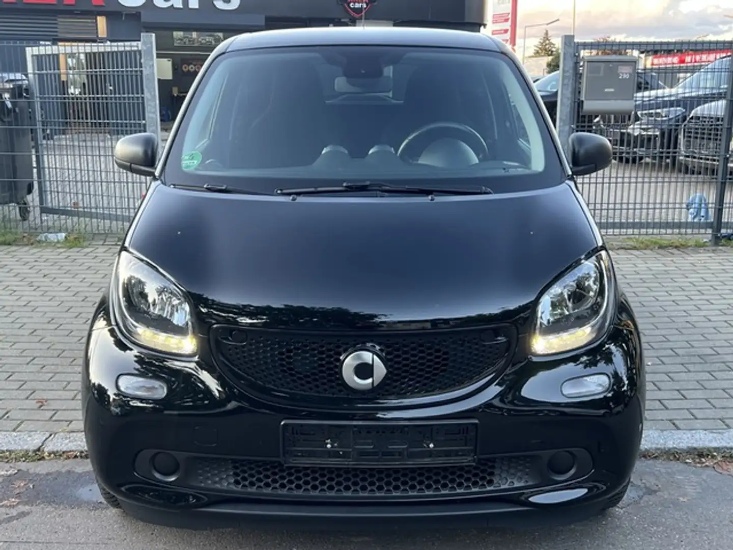 smart forFour Basis*AUT*COOL & AUDIO*TEMPOMAT Schwarz - 2