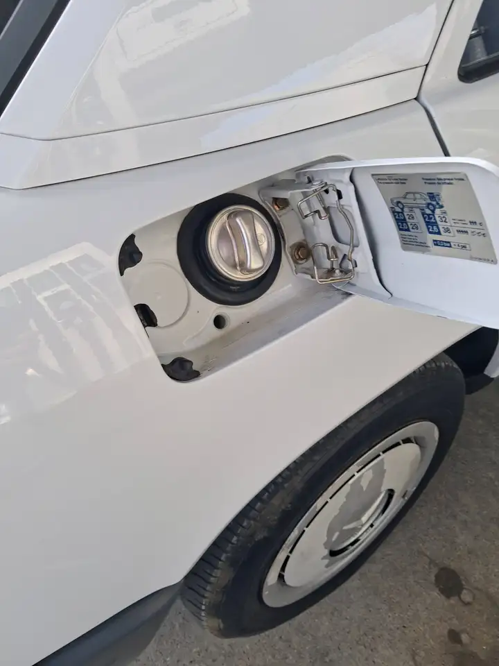 Mercedes-Benz 250D/124, foto 8