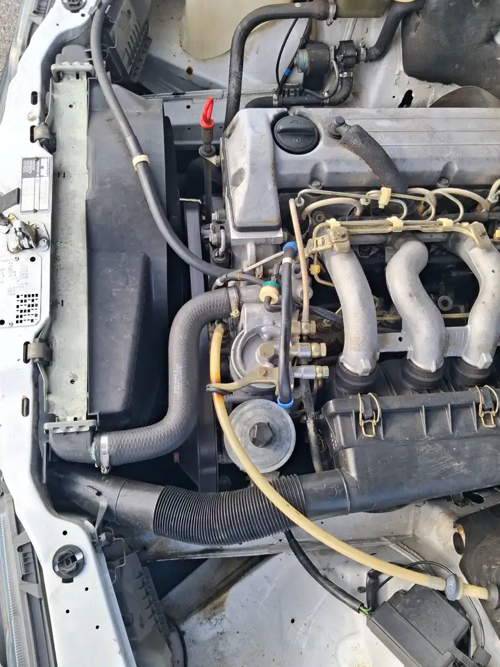 Mercedes-Benz 250D/124, foto 10