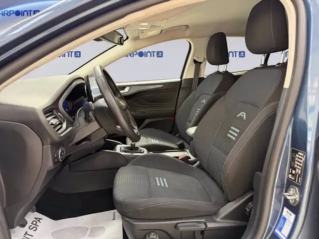 Ford Focus view 9