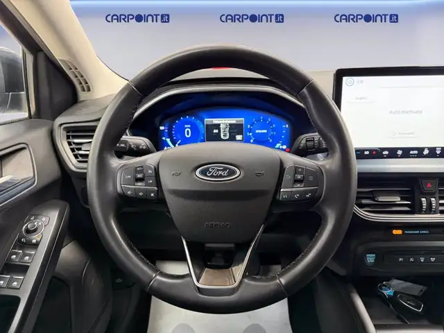 Ford Focus view 12