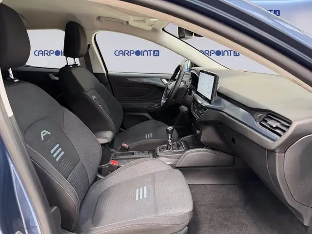 Ford Focus view 15