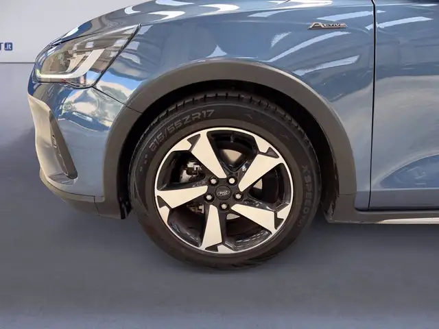 Ford Focus view 14