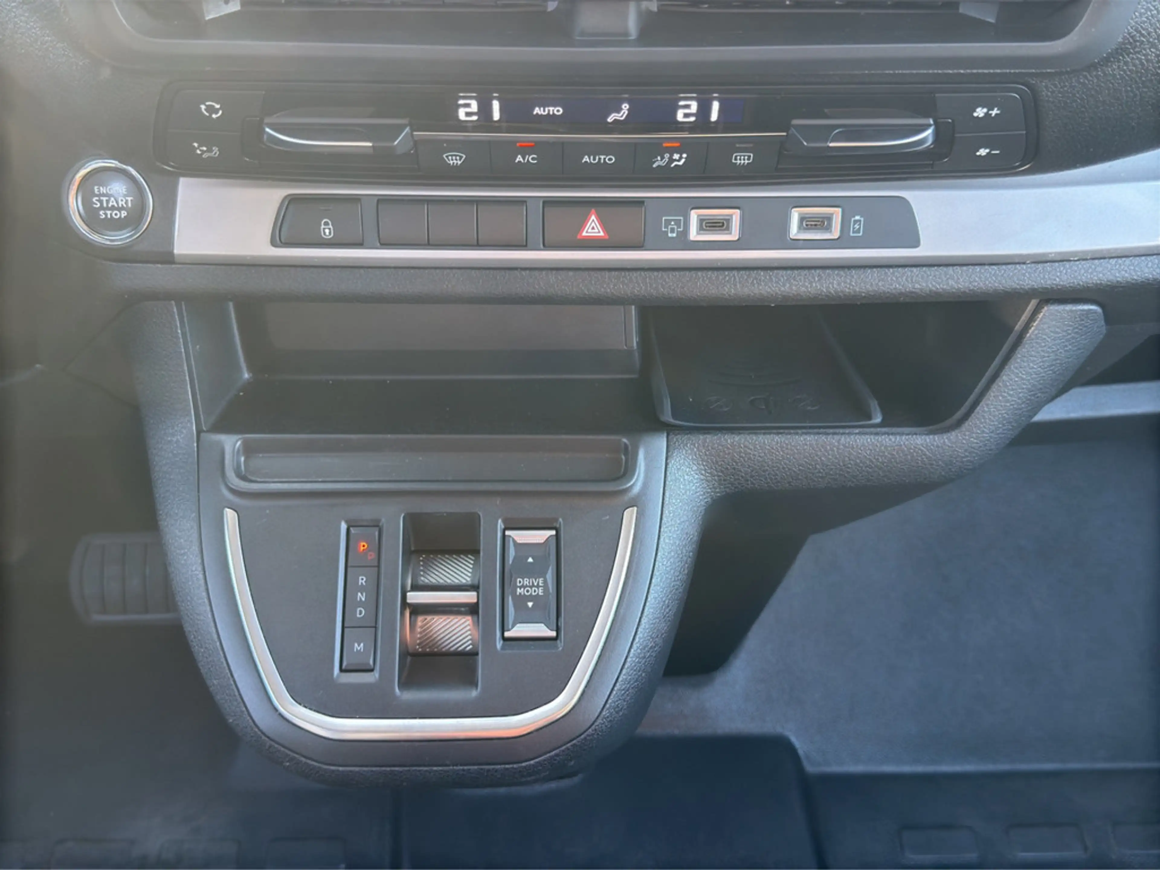 Citroen Spacetourer 2.0 Plus 8 Sitzer Navi/WiPa/Cam — photo 13
