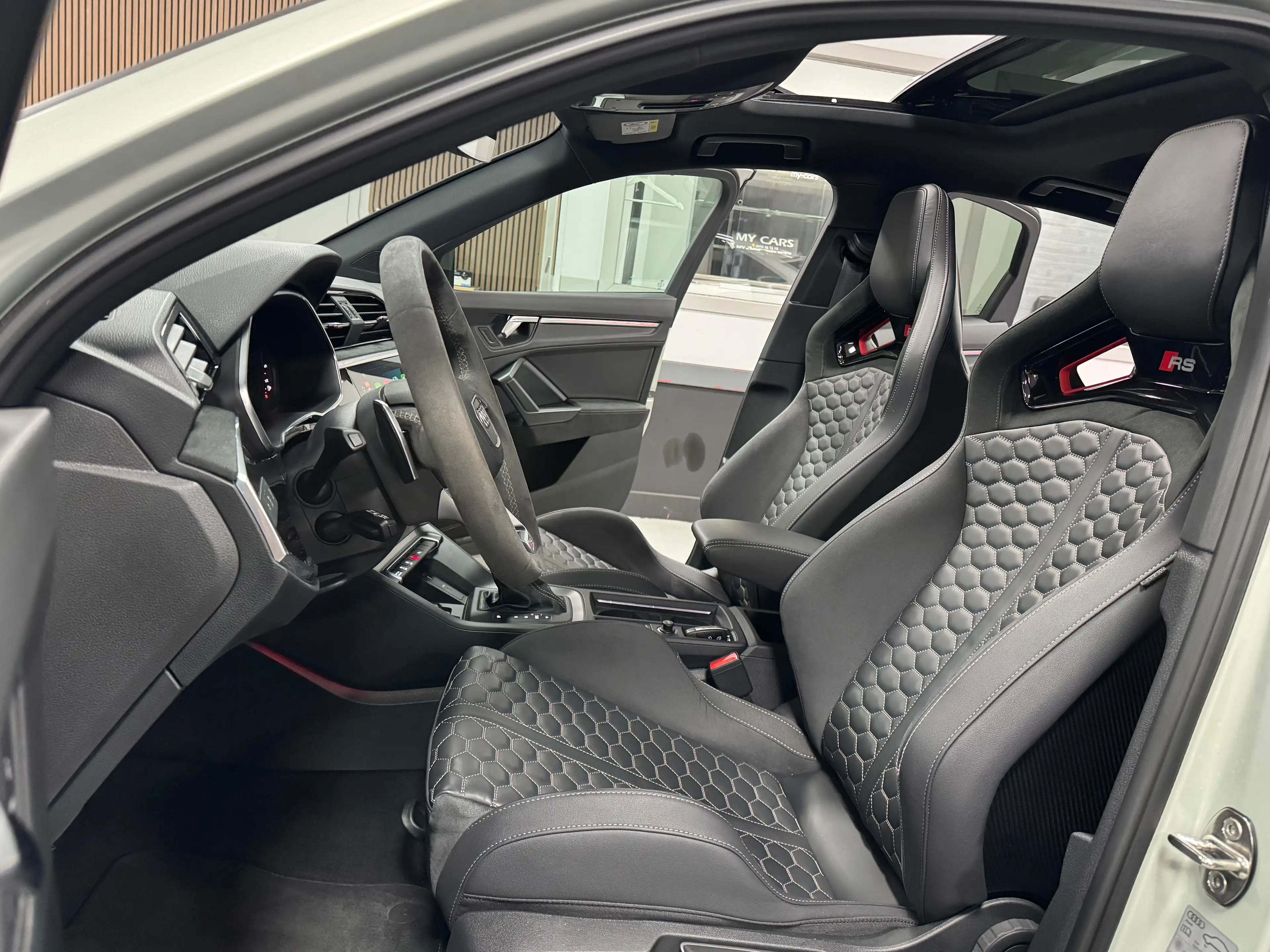 Audi RS Q3 Sportback Exclusive Sieges Daytona Carbone Color Original — photo 14