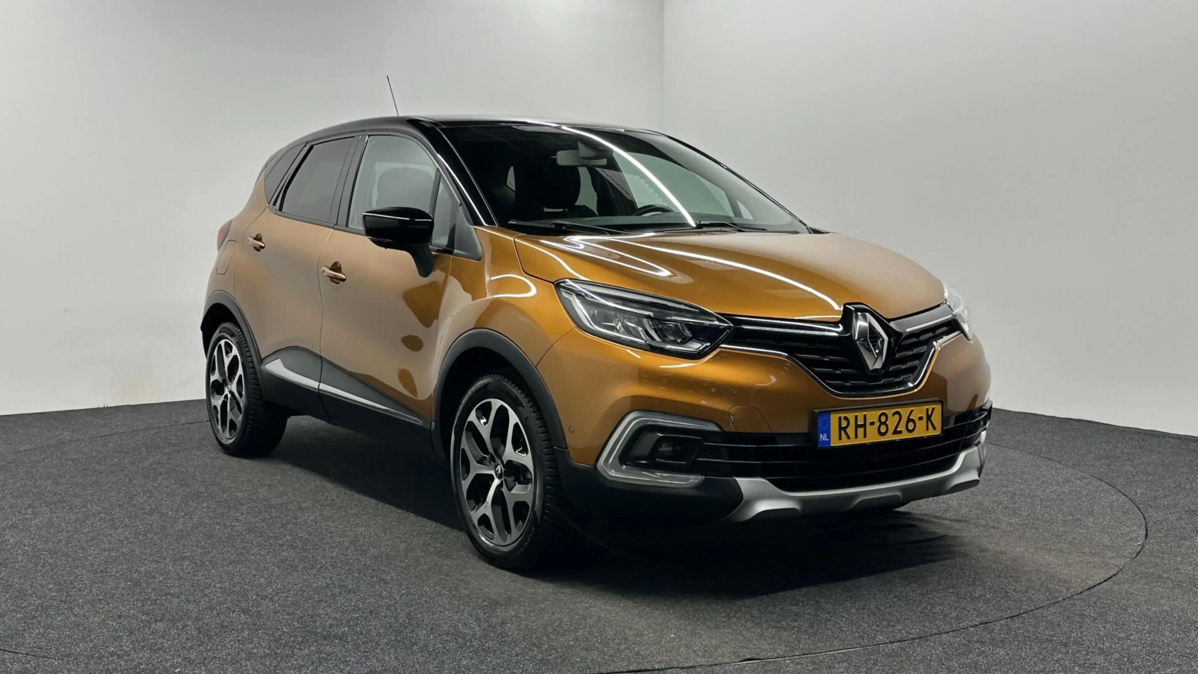 Renault Captur 0.9 TCe Intens NAVI CRUISE TREKHAAK LM ECC . — photo 3