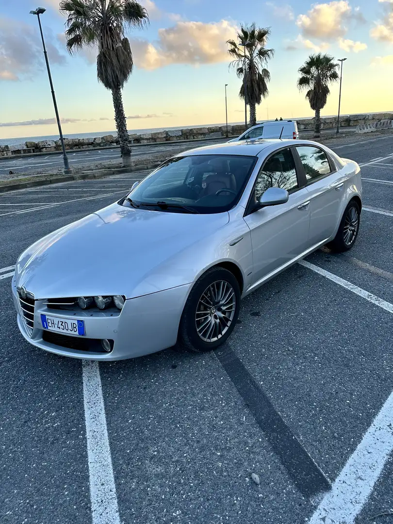 Alfa Romeo 159 2.4 JTDM 20V DPF Q-Tronic Distinctive - 1