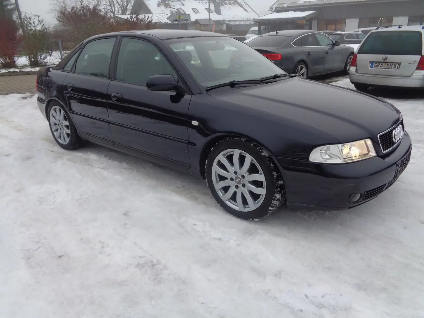 Audi A4 1.8 quattro / Standheizung / Top Zusatnd Blau - 2