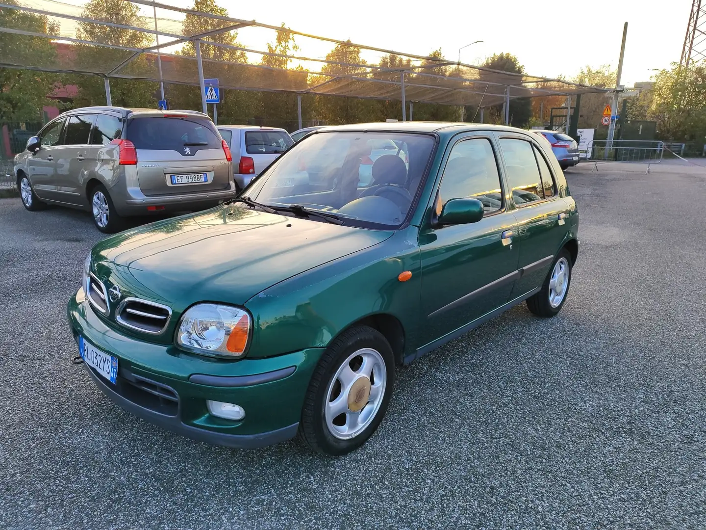 Nissan Micra II 5p 1.4 Luxury EURO 4 neopatentati Verde - 2