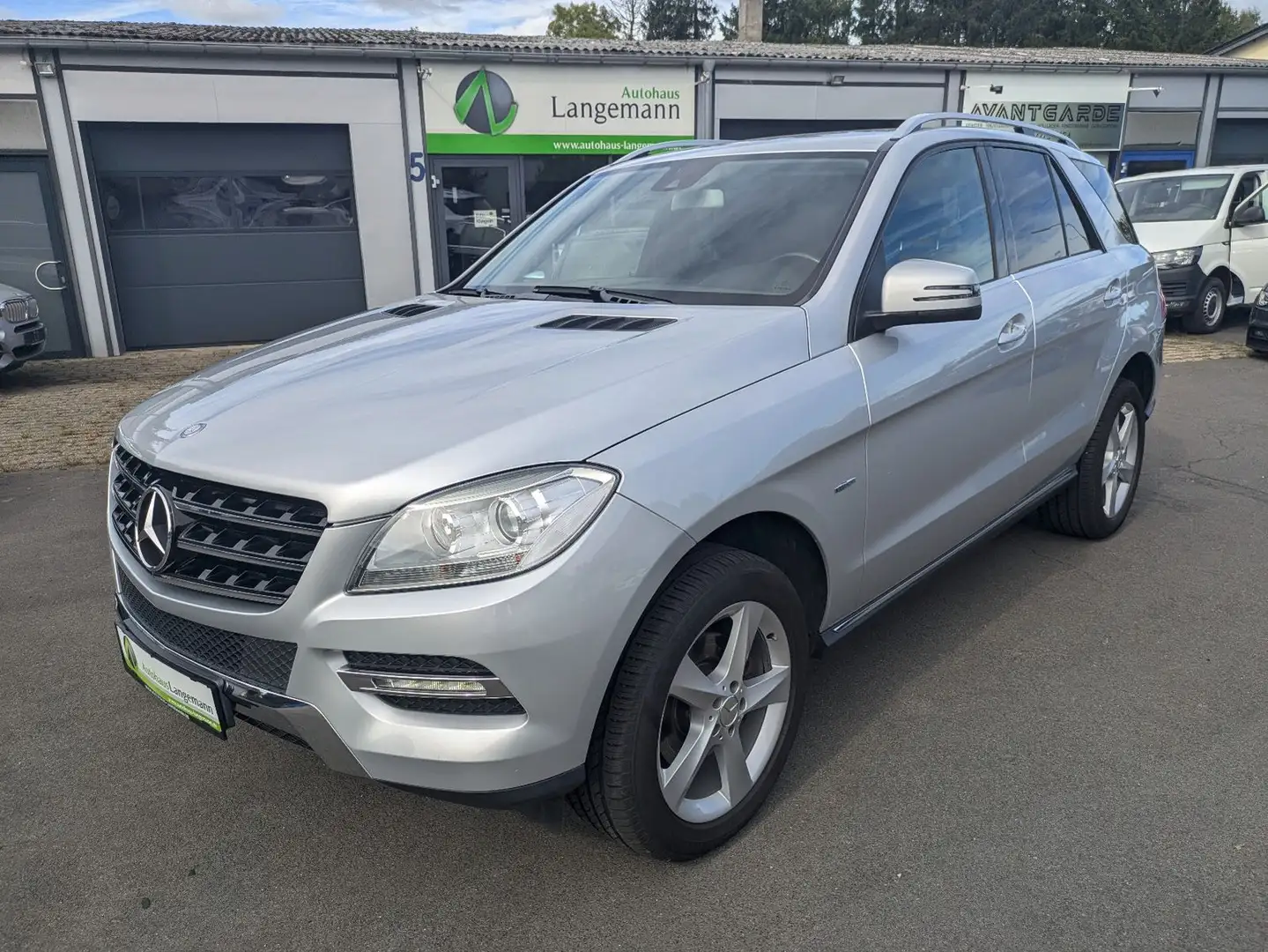 Mercedes-Benz ML 250 CDI BlueTec 4Matic NAVI XENON KAMERA AHK Silber - 1