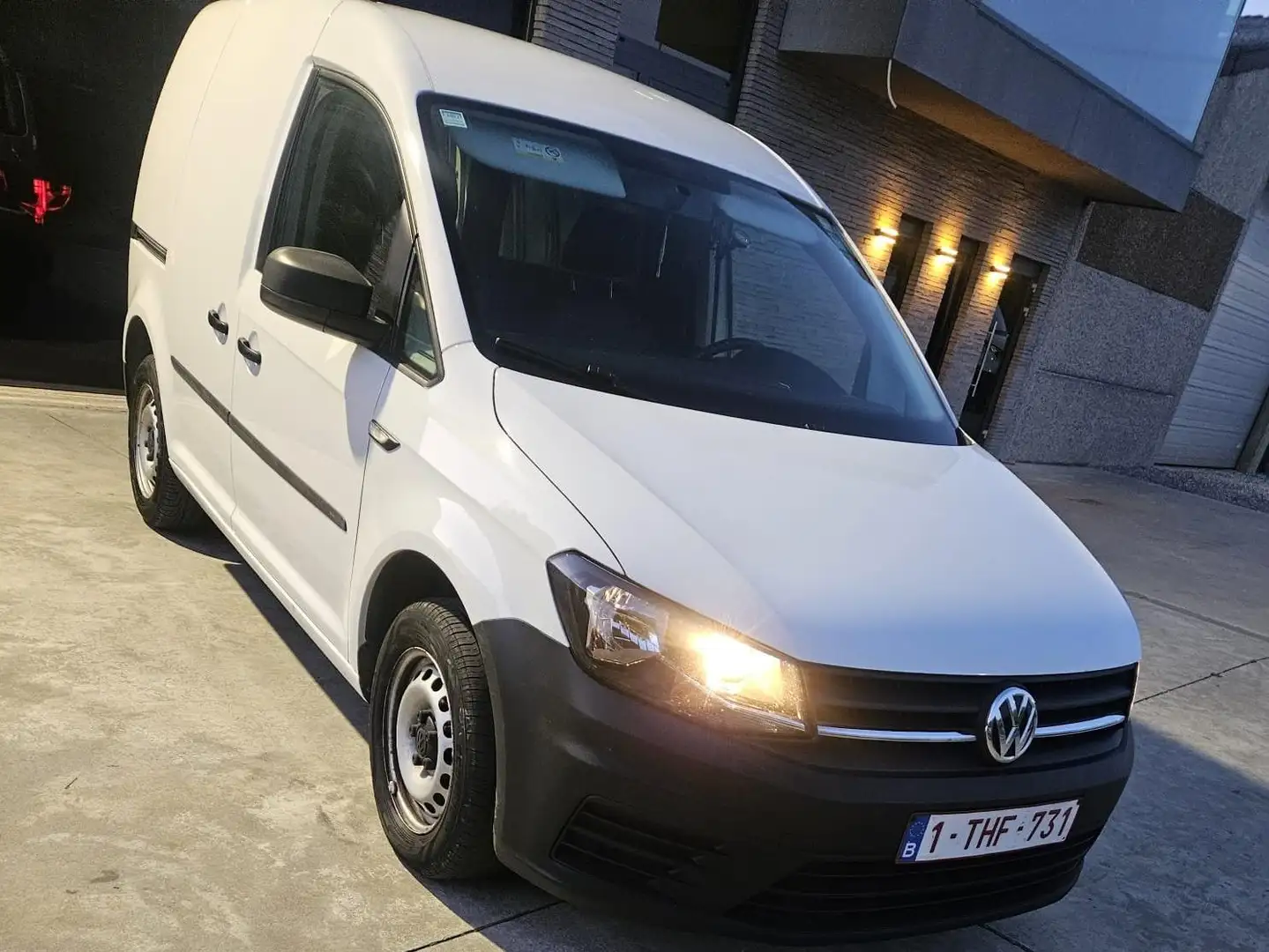 Volkswagen Caddy 1.9 TDi Millennial Blanc - 2