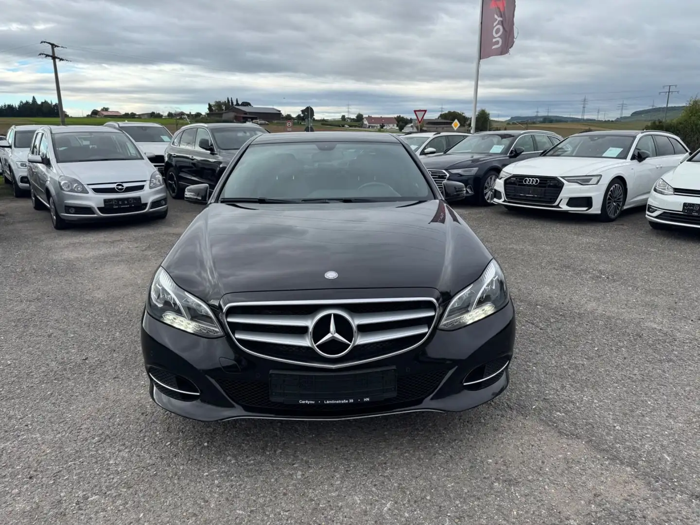 Mercedes-Benz E 350 BlueTec 4Matic Limo. Navi StandH.Leder LED Noir - 2