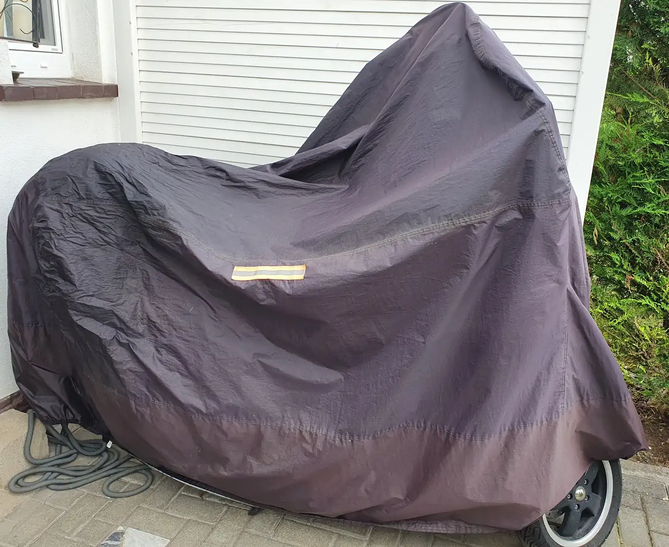 Vespa GTS 300 Super Grey - 2