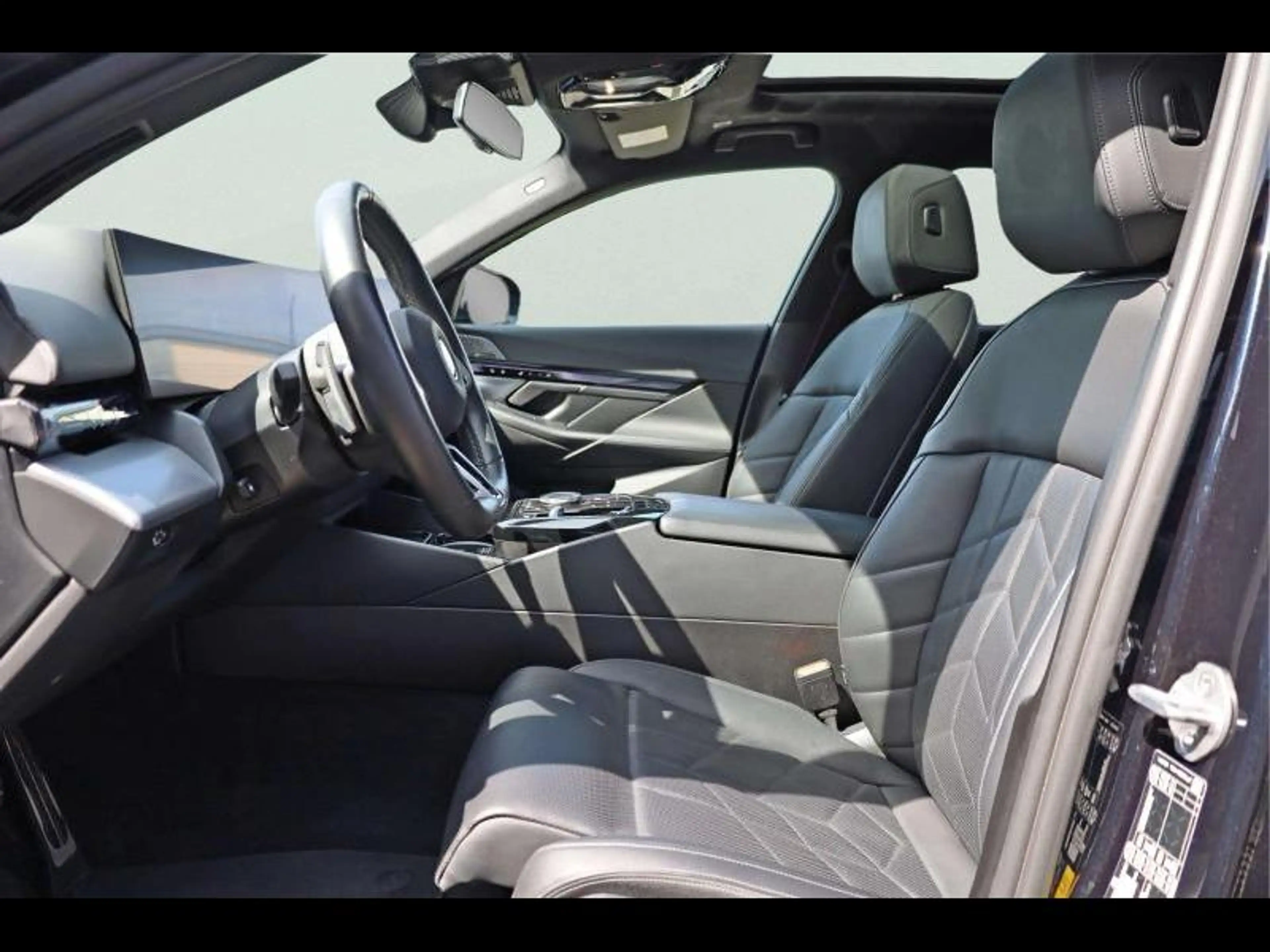 BMW i5 eDrive40 Berline Kit M Sport — photo 10