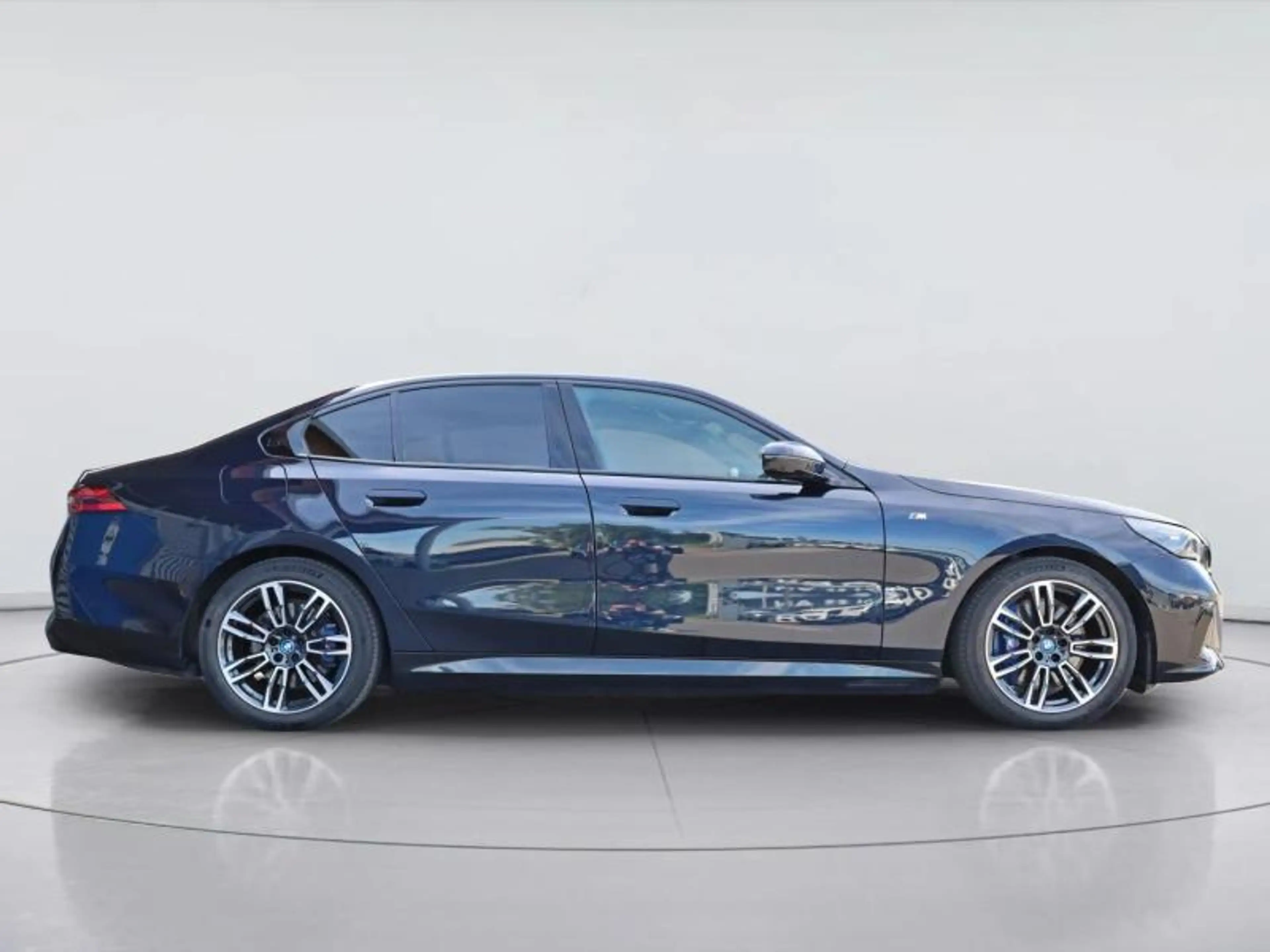 BMW i5 eDrive40 Berline Kit M Sport — photo 4