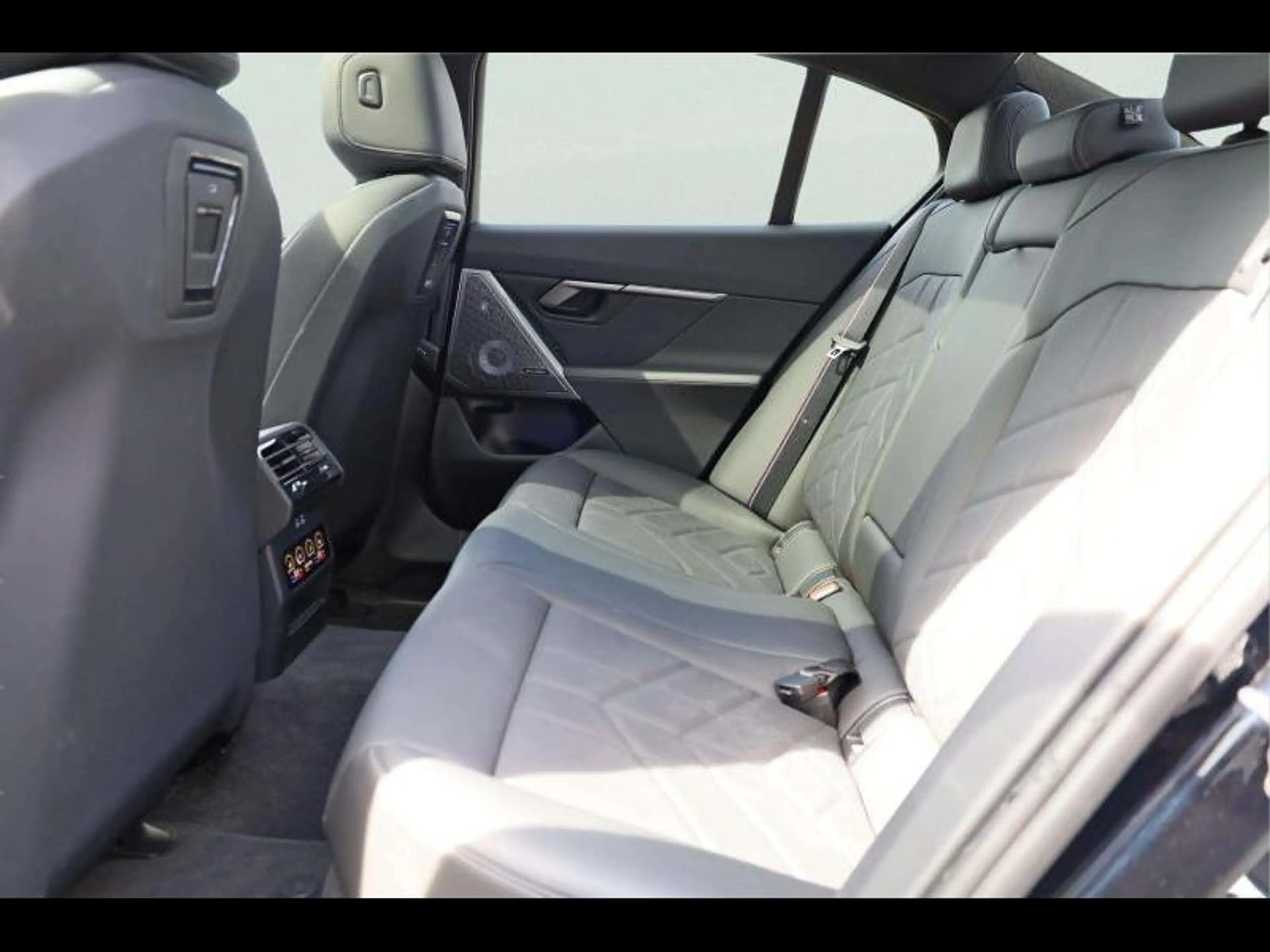 BMW i5 eDrive40 Berline Kit M Sport — photo 12