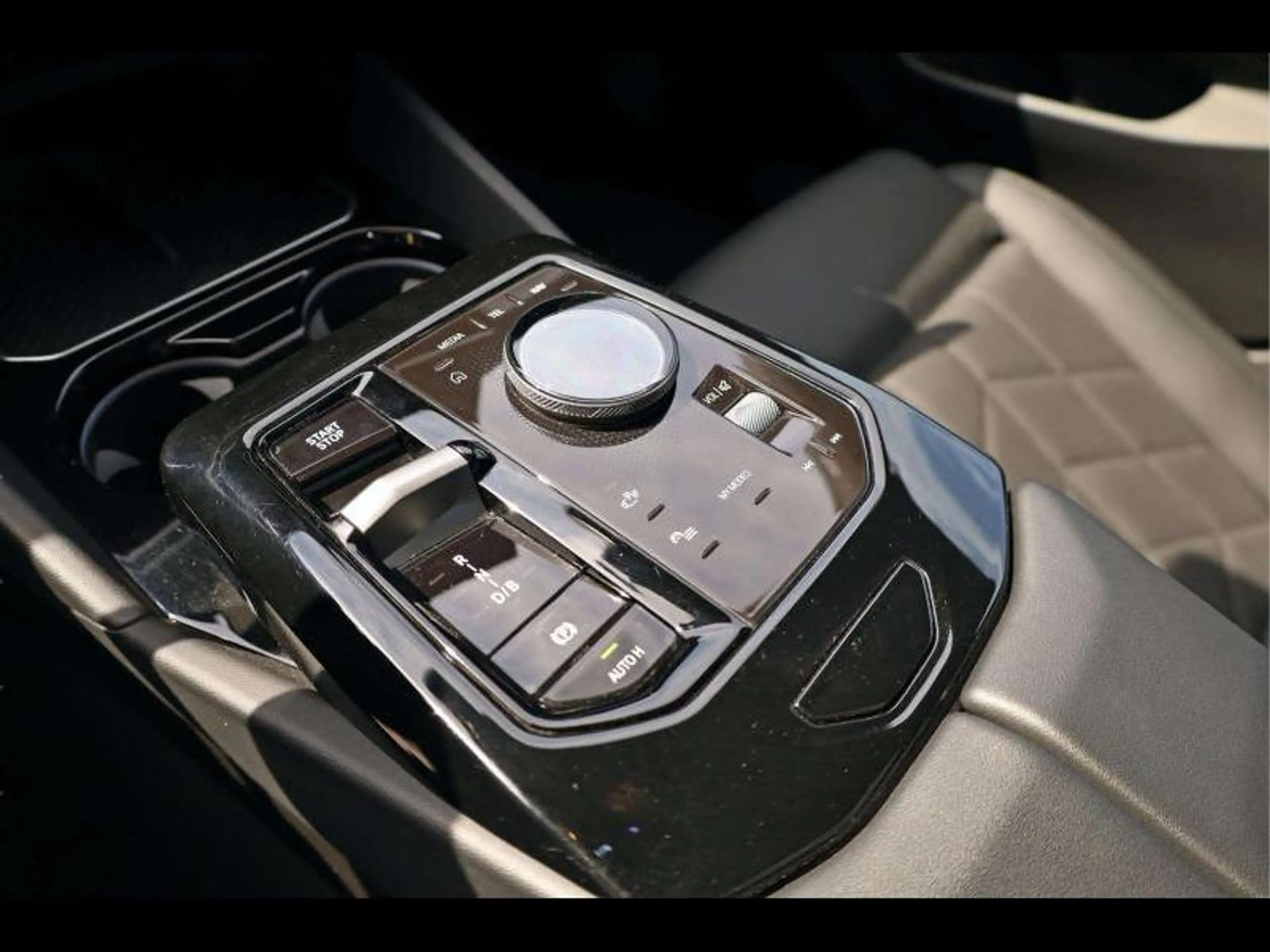 BMW i5 eDrive40 Berline Kit M Sport — photo 13