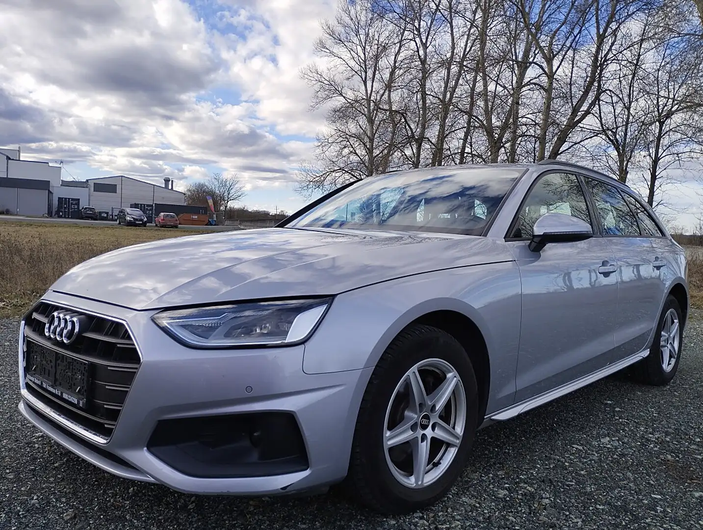 Audi A4 Avant 30 TDI S-tronic,Massagesitze Silber - 2