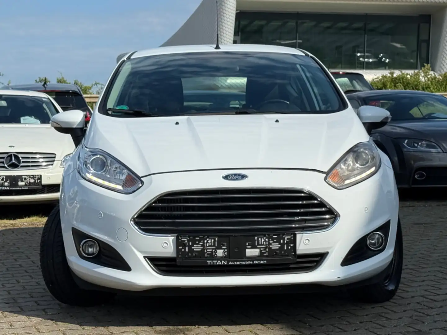 Ford Fiesta Trend Klima SHZ Tempomat PDC Bluetooth Weiß - 2