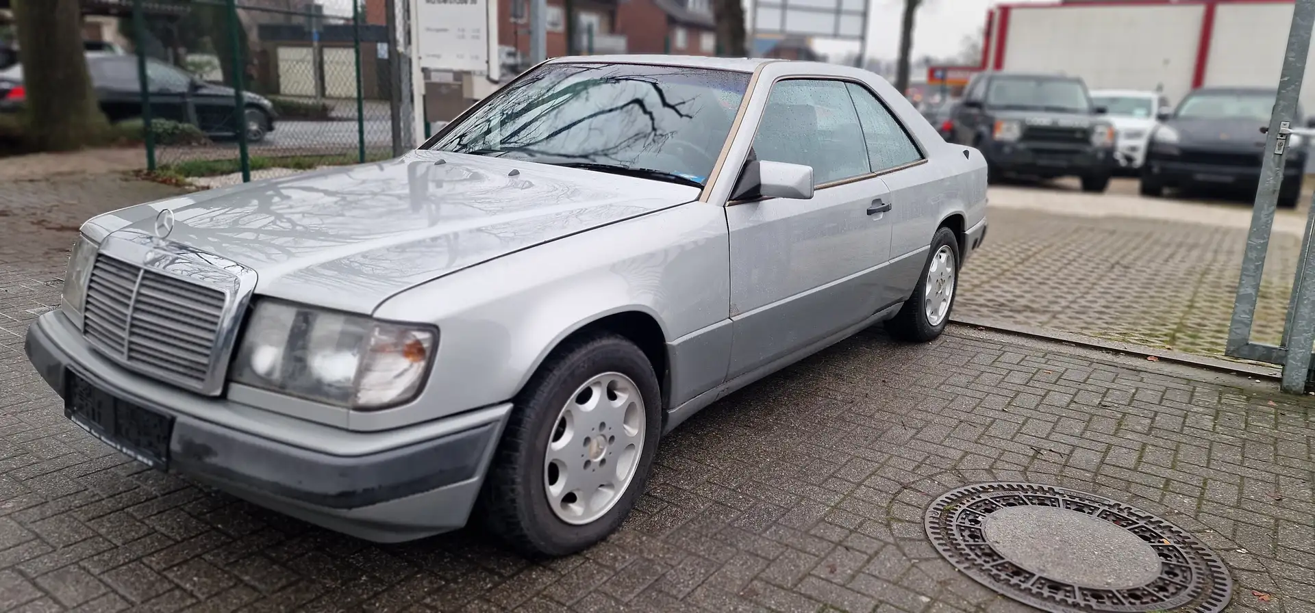 Mercedes-Benz CE 300 CE 300 Automatik Leder Oldtimer vorbereitet Gümüş rengi - 1