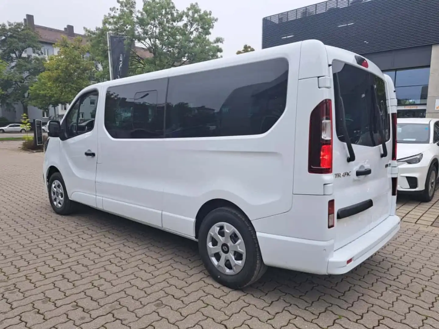 Renault Trafic Combi 2.0 L2H1 LIFE *9Sitzer, Sitzheizung* Blanc - 2