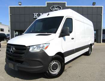 2500 HIGH ROOF I4 DIESEL 170' WB/ 360 CAMERA/ NAVI