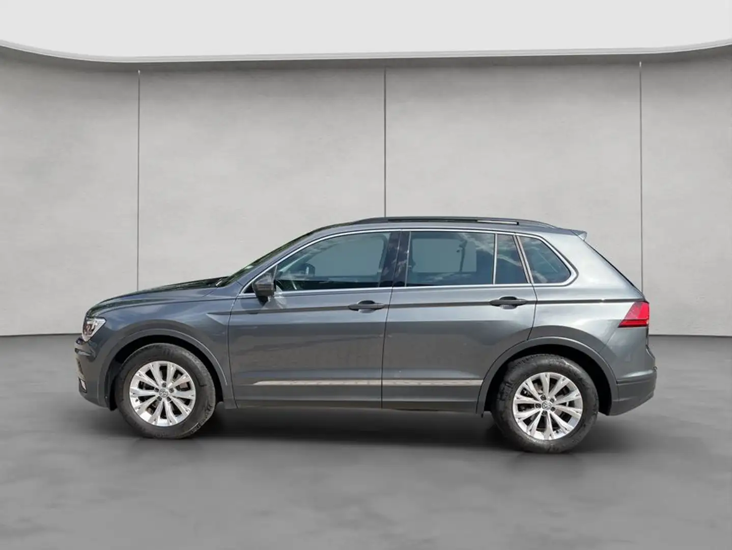 Volkswagen Tiguan 1.5 TSI Comfortline NAVI LED AHK ACC Grijs - 2