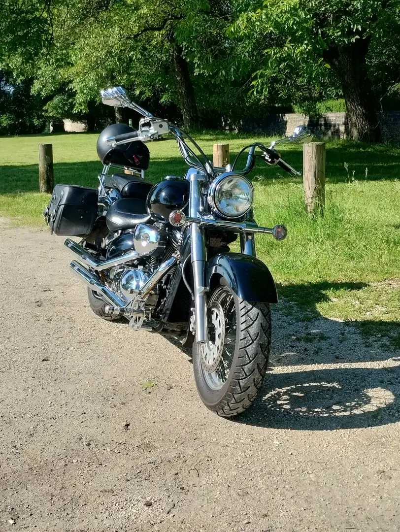 Suzuki VL 800 Noir - 1
