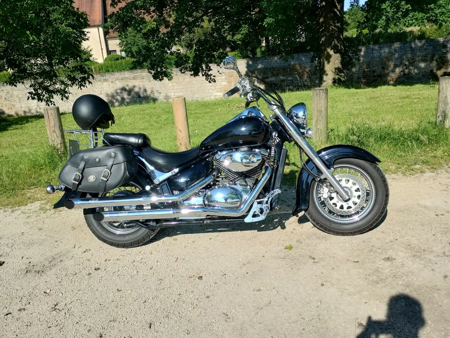Suzuki VL 800 Noir - 2