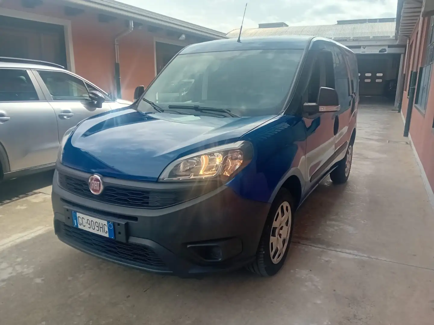 Fiat Doblo autocarro 2 posti turbo benzina /gpl Azul - 1