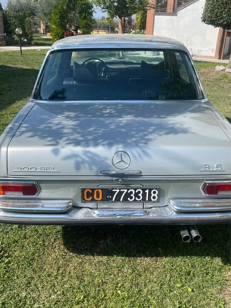Mercedes-Benz 300 300 SEL Gümüş rengi - 2