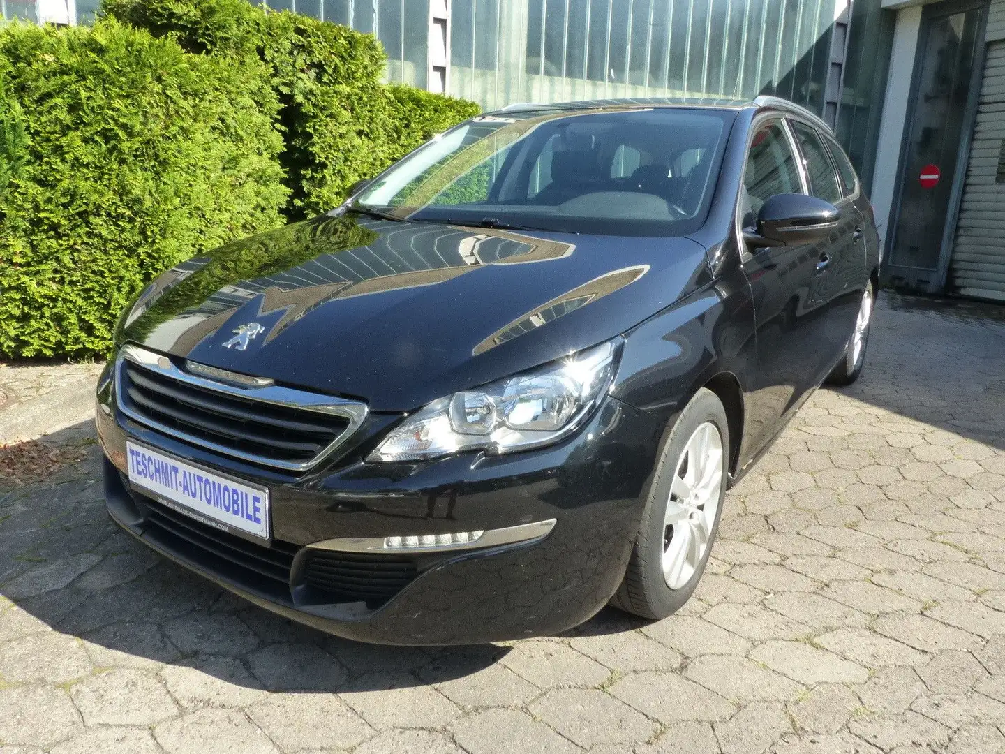 Peugeot 308 SW Active Schwarz - 2
