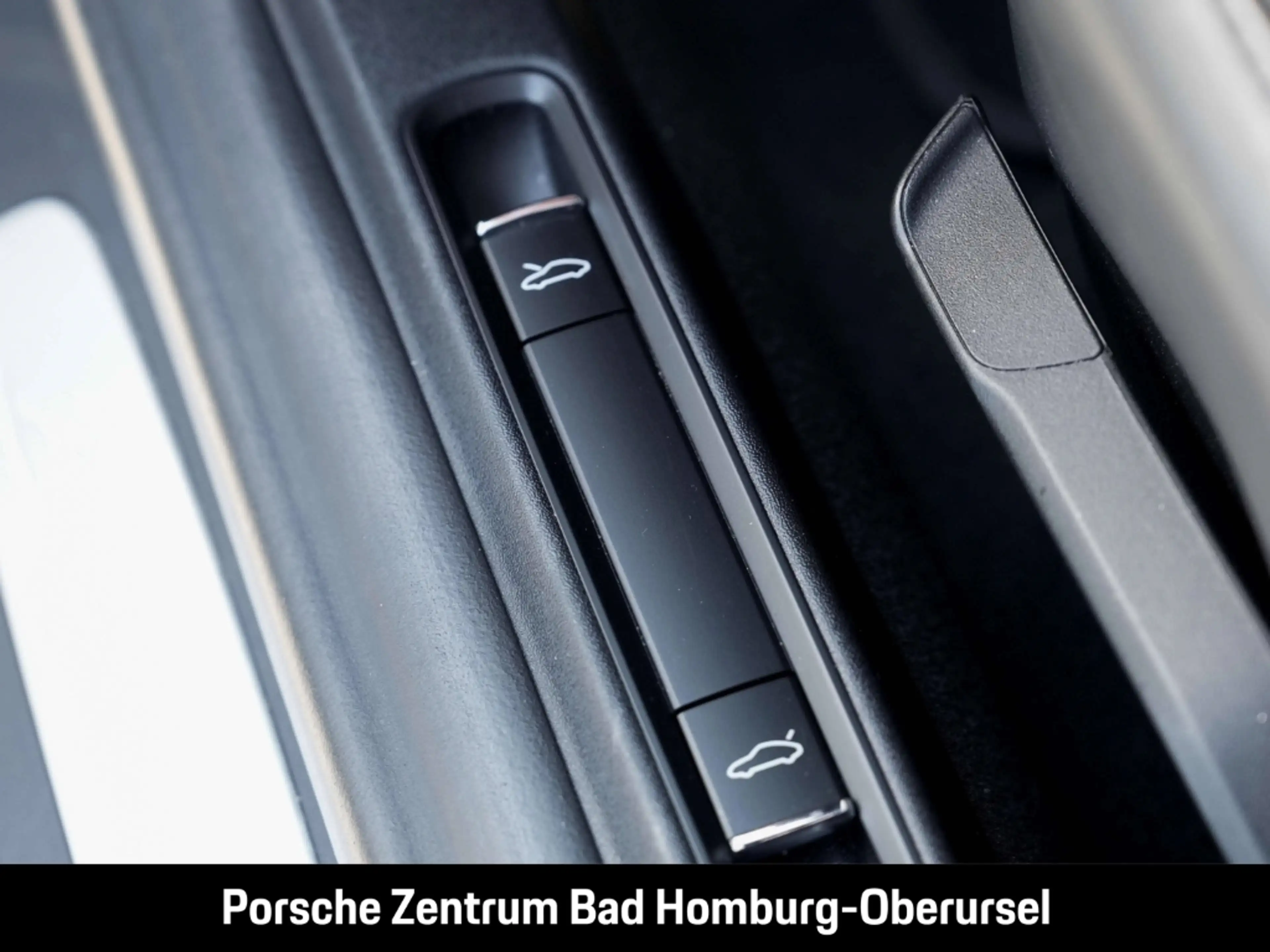 Porsche Boxster 718 S — photo 11