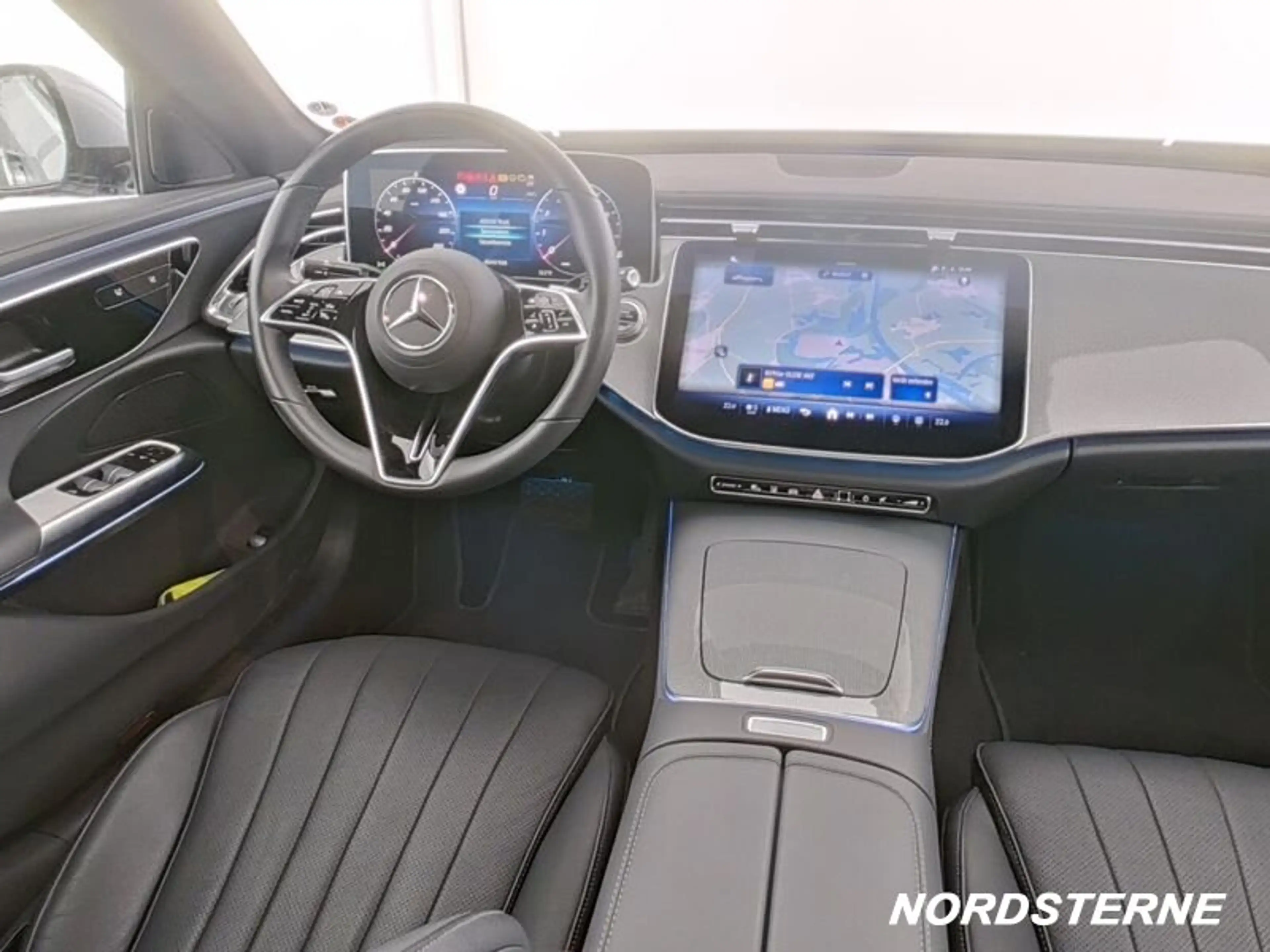 Mercedes-Benz E 200 E 200 AVANTGARDE+STANDHEIZUNG+LEDER — photo 5