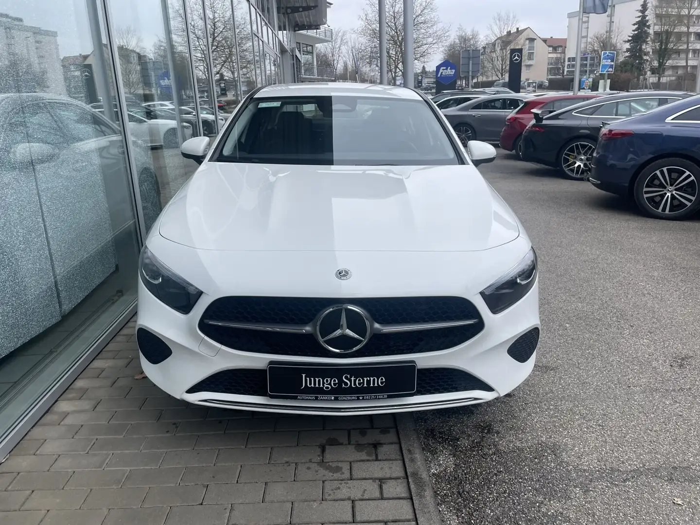 Mercedes-Benz A 180 A 180 Limo Progressive *STANDHEIZUNG*MULTIBEAM* Weiß - 2