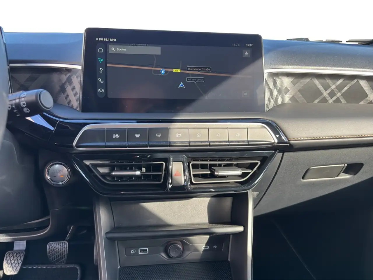 MG MG3 1.5 Comfort LED*NAV*PDC*KAMERA*VIRTUAL*16" 14