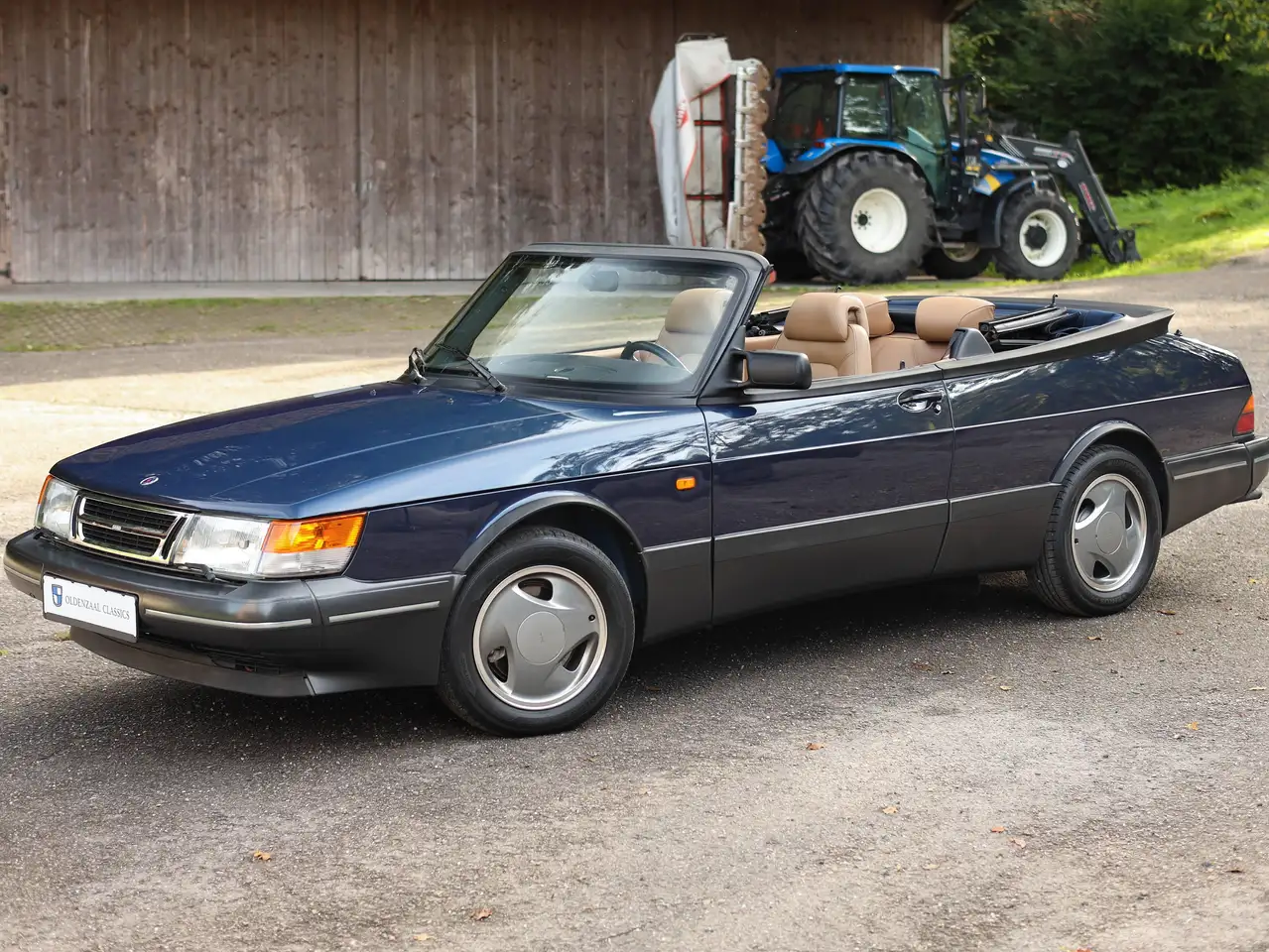 Saab 900