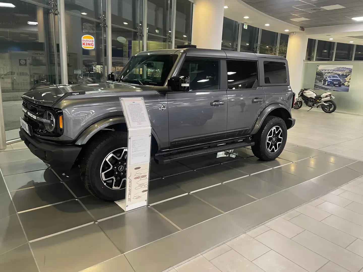 Ford Bronco 2.7 ECOB.335CV OUTERBANKS V6 C.AUT.10R. Grigio - 1