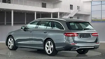 Annonce voiture d'occasion Mercedes-Benz E 400 - CARADIZE