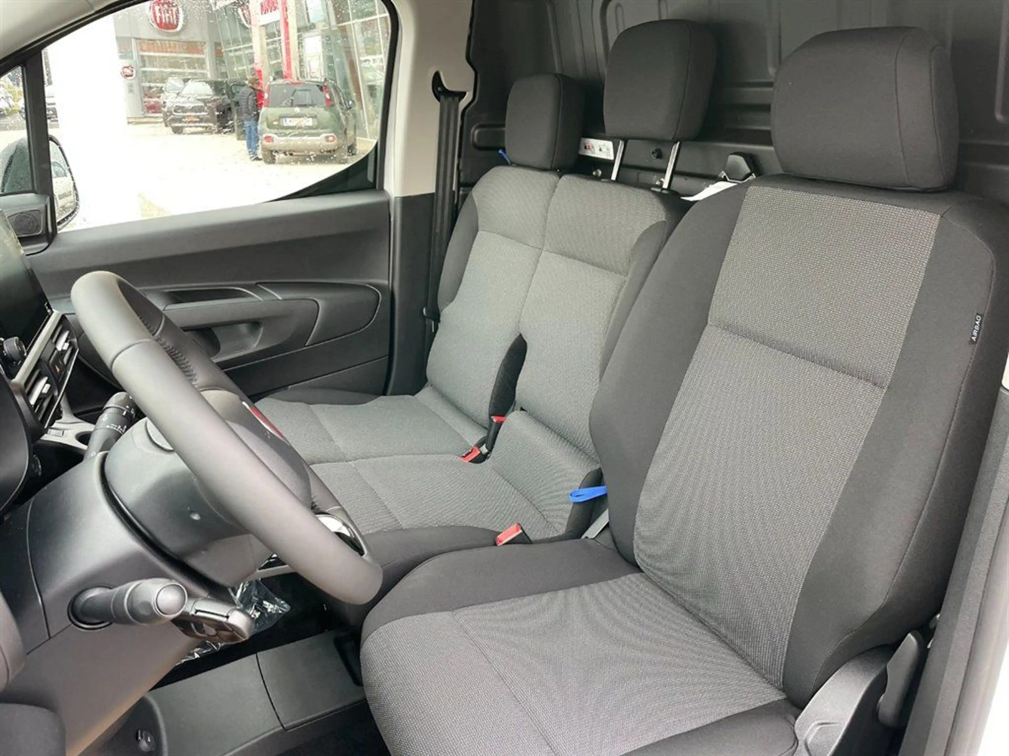 Fiat Doblo Elektro 50kWh — photo 10