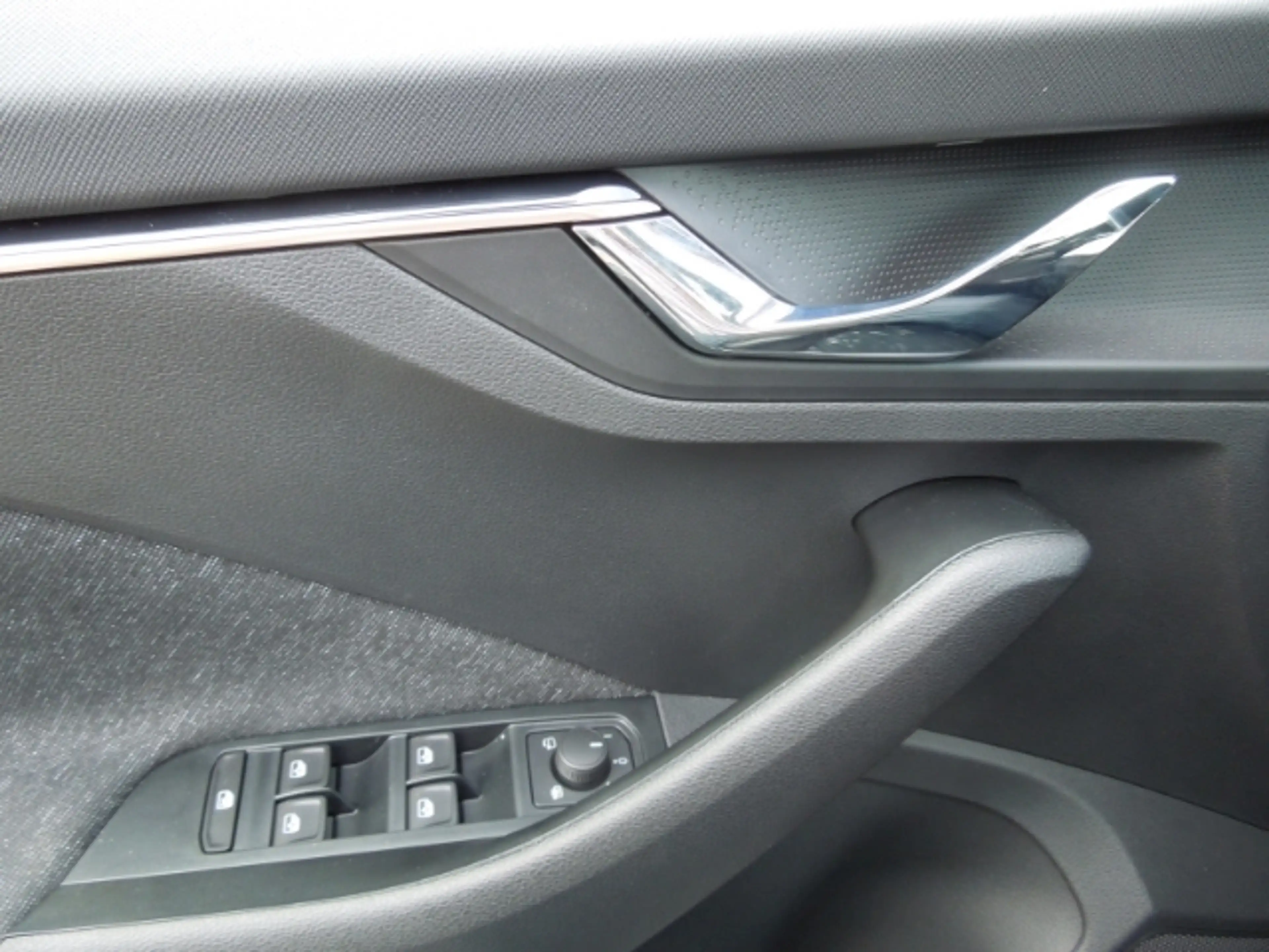 Skoda Scala 1.5TSI TopSelection/LED/Sitzheizung/Kamera — photo 8