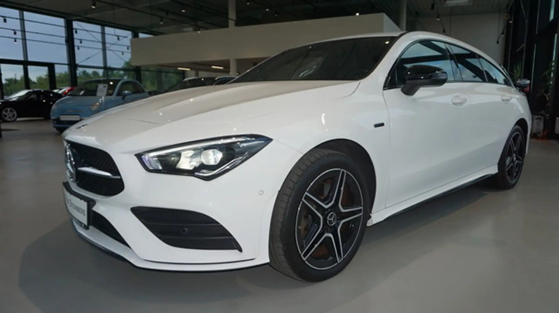 Mercedes-Benz CLA 250 AUTOMATIK+LEDER+NAVI+LED+DIGITALER TACHO Blanc - 1