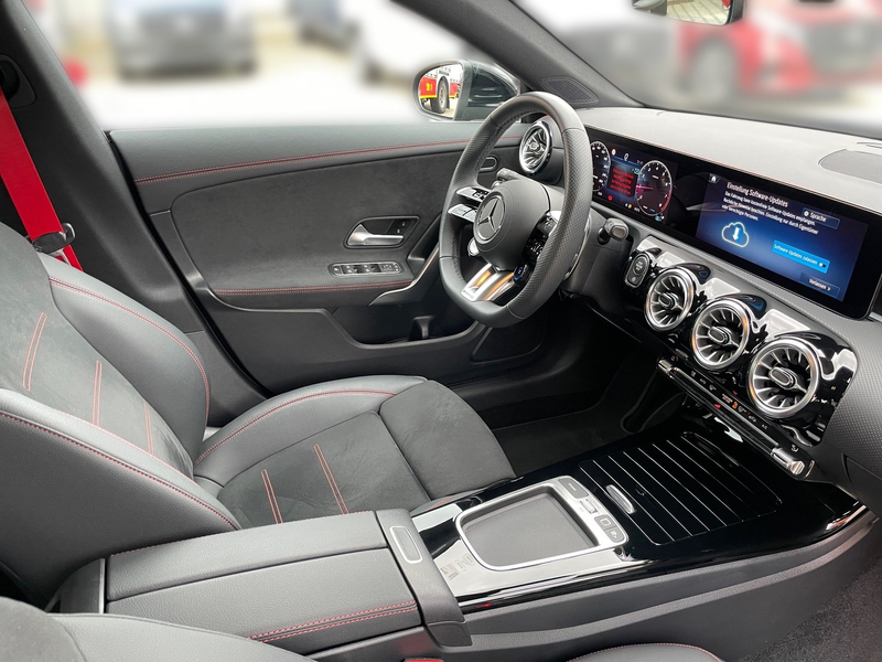 Mercedes-Benz CLA 35 AMG AMG CLA 35 4MATIC Coupé AMG*Ambi*MBUX*Mbeam*Pano — photo 9