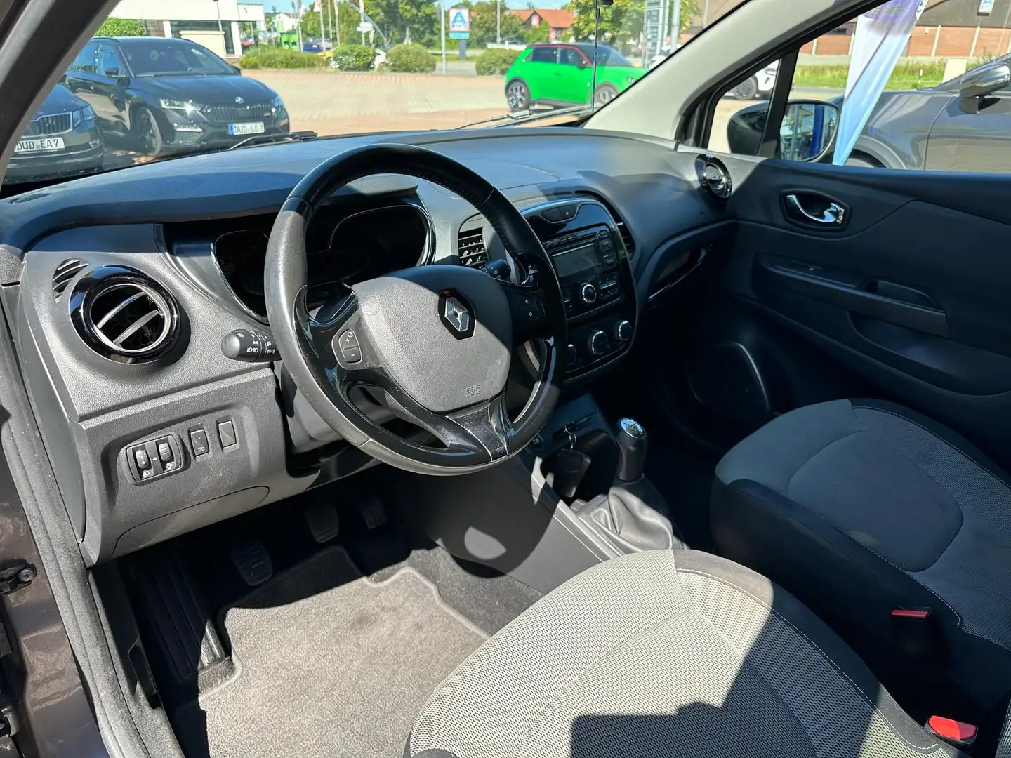Renault Captur 0.9 TCE Energy Exp. *Klima *Alu *USB/BT Grau - 2