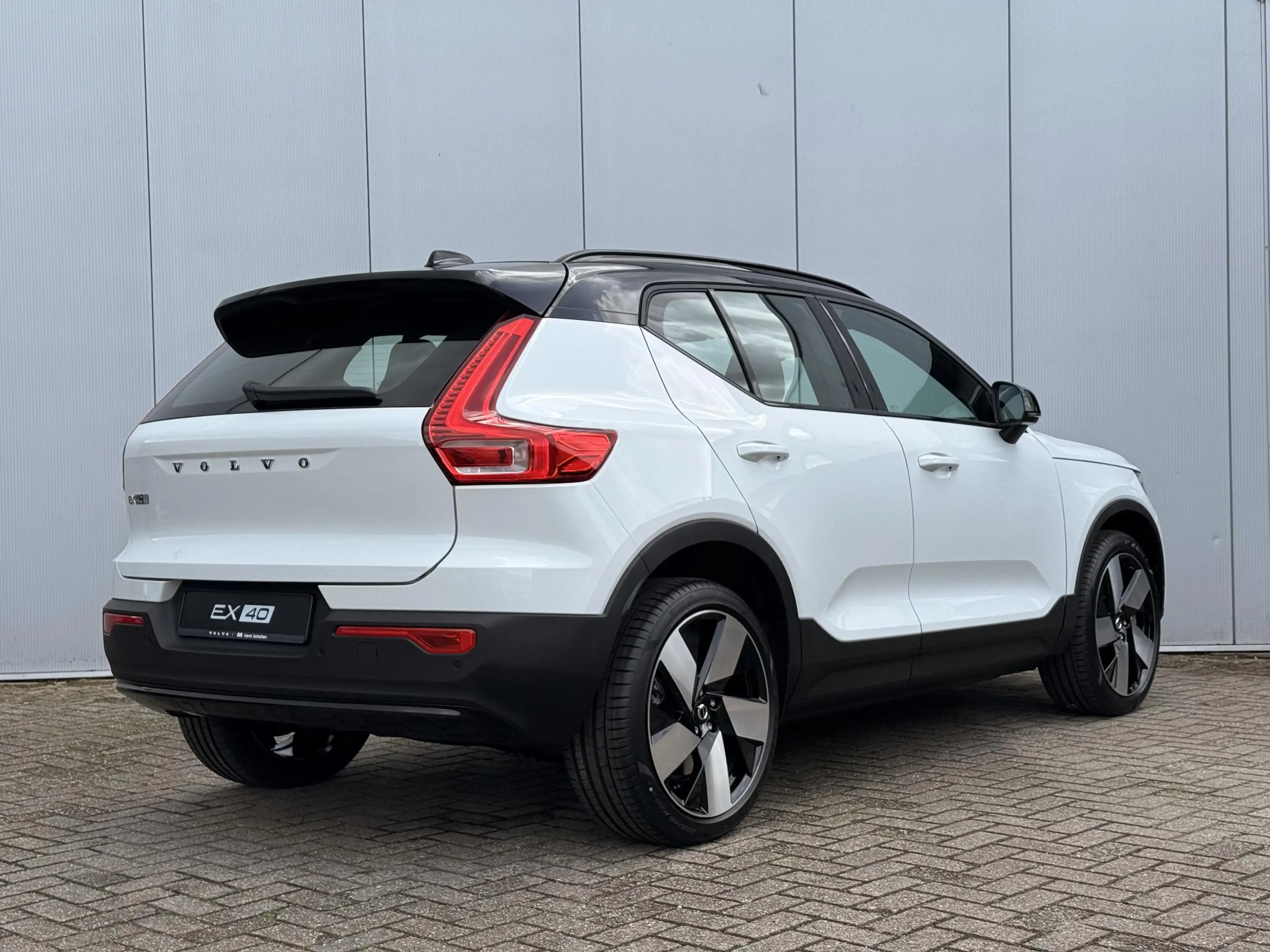 Volvo EX40 Single Motor Extended Range Plus Europa 82 kWh | P — photo 2
