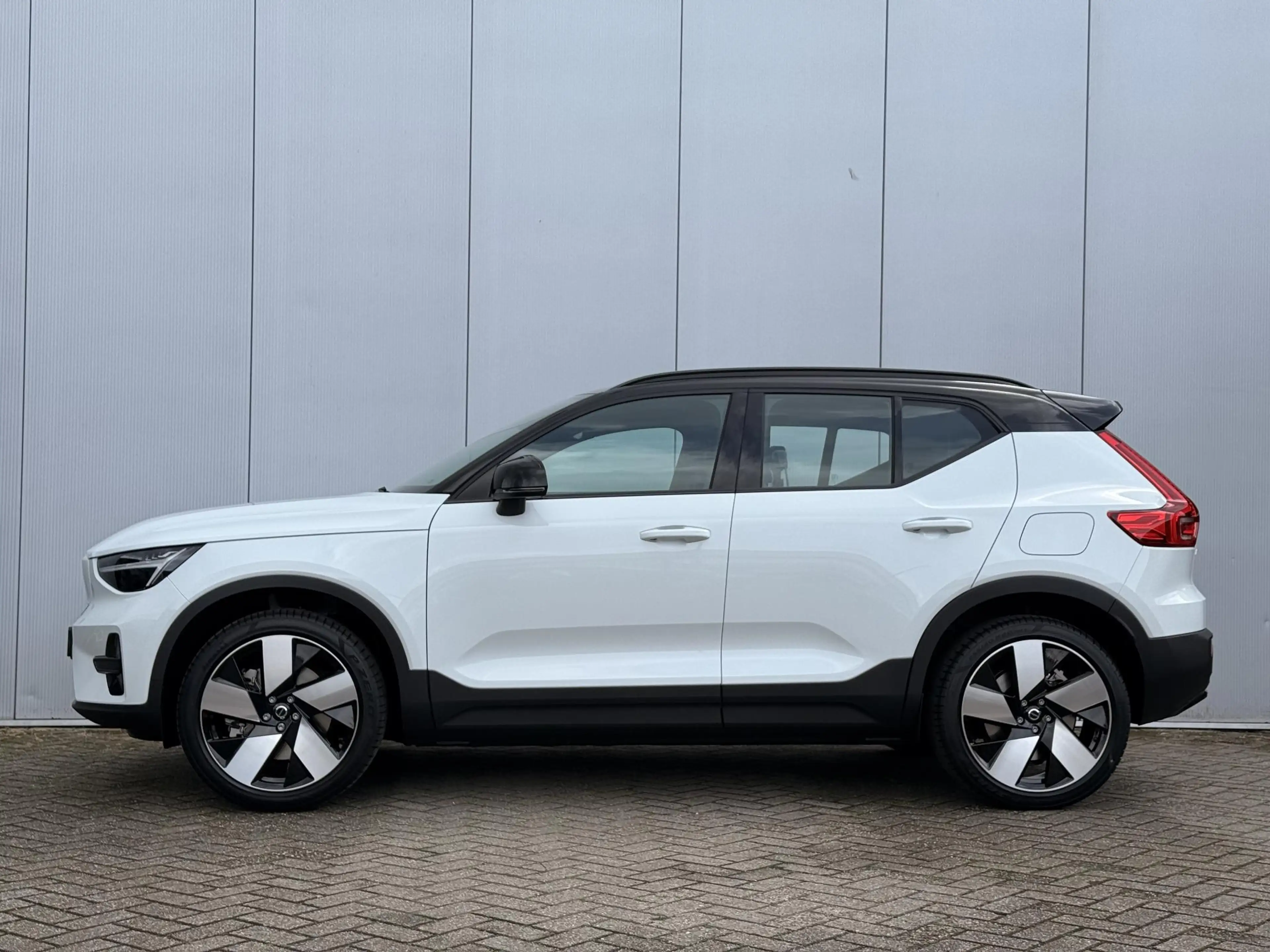 Volvo EX40 Single Motor Extended Range Plus Europa 82 kWh | P — photo 7