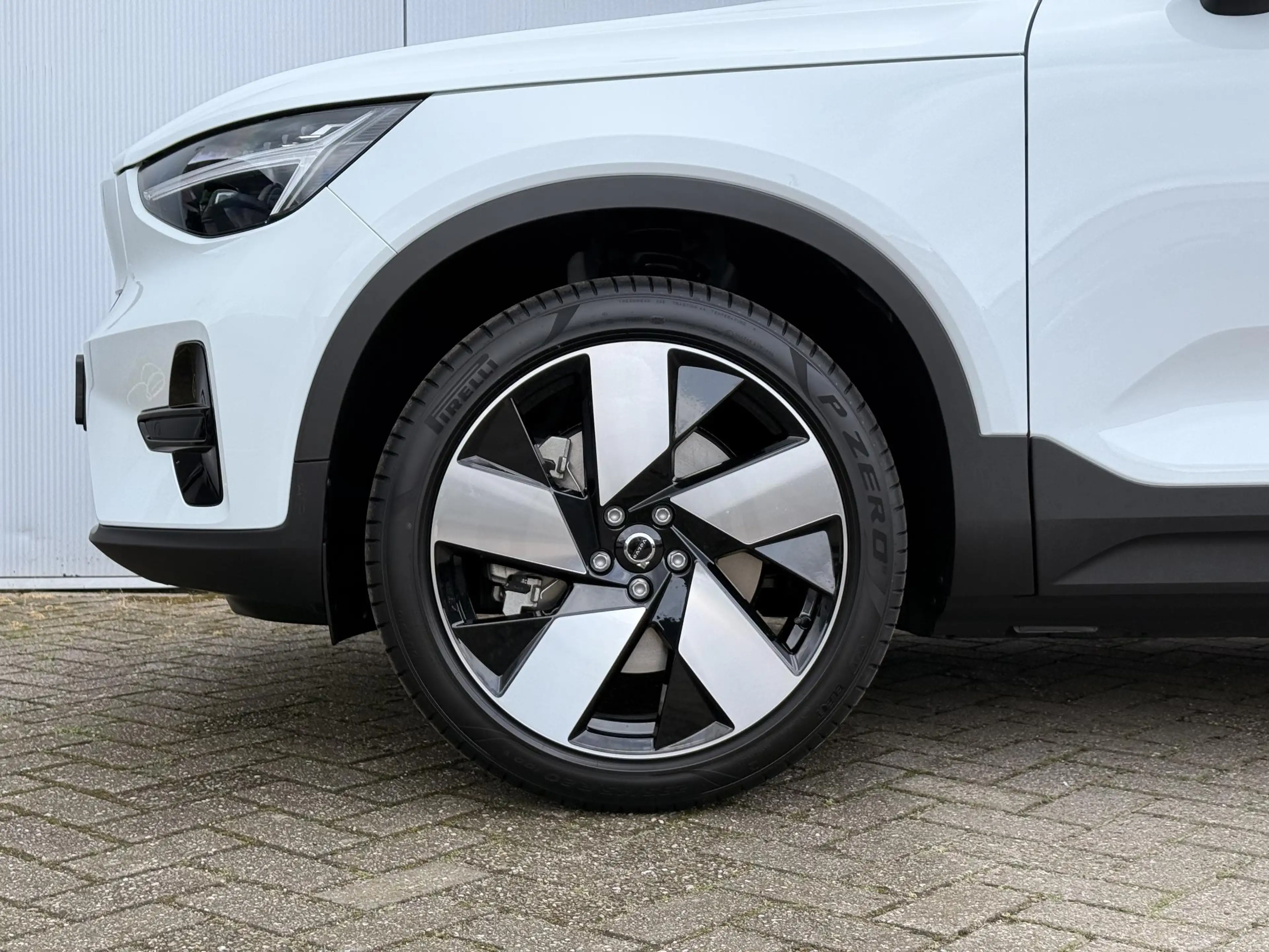Volvo EX40 Single Motor Extended Range Plus Europa 82 kWh | P — photo 6