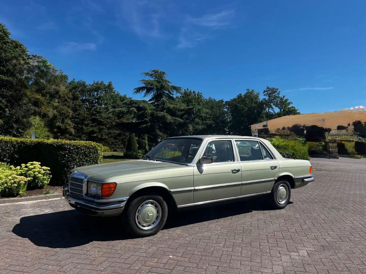 Mercedes-Benz 450 SEL Grün - 1