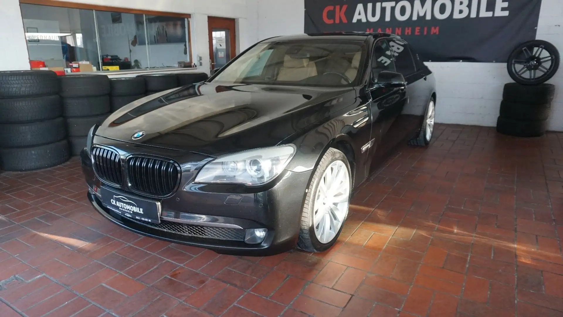 BMW 730 Ld*ACC*NAVI*360°GSD*BI-XENON*HUD*SBL*AHK* Schwarz - 2