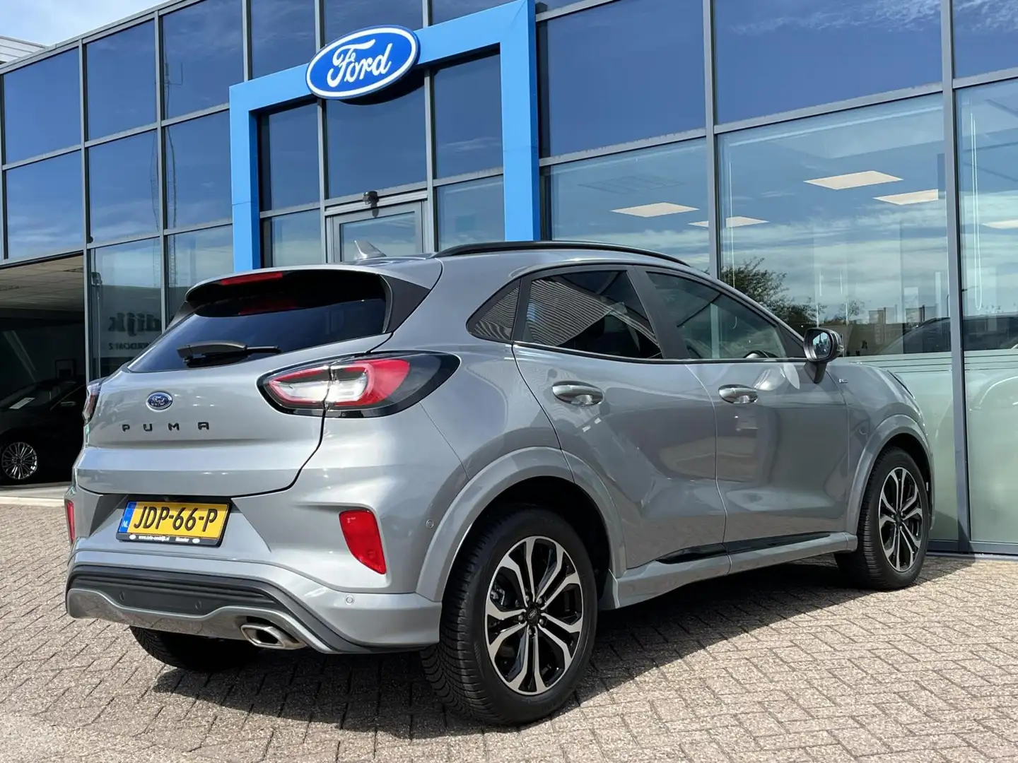 Ford Puma 1.0 EcoBoost Hybrid ST-Line X 155PK Automaat Winte Zilver - 2